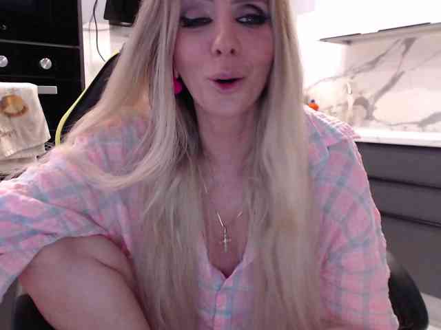 blondalina webcam