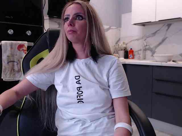 blondalina webcam