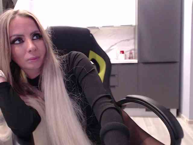 blondalina webcam