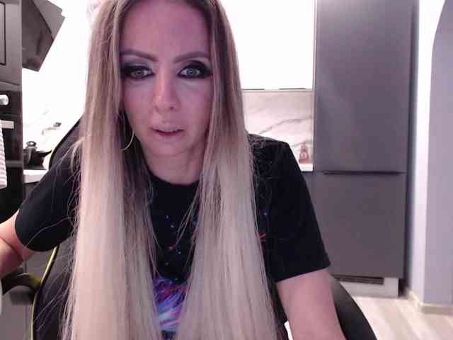 blondalina webcam