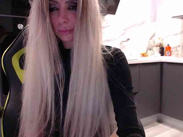 blondalina webcam