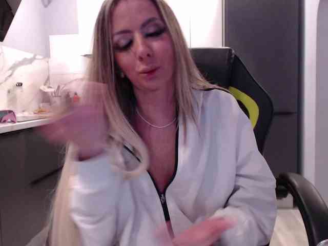 blondalina webcam