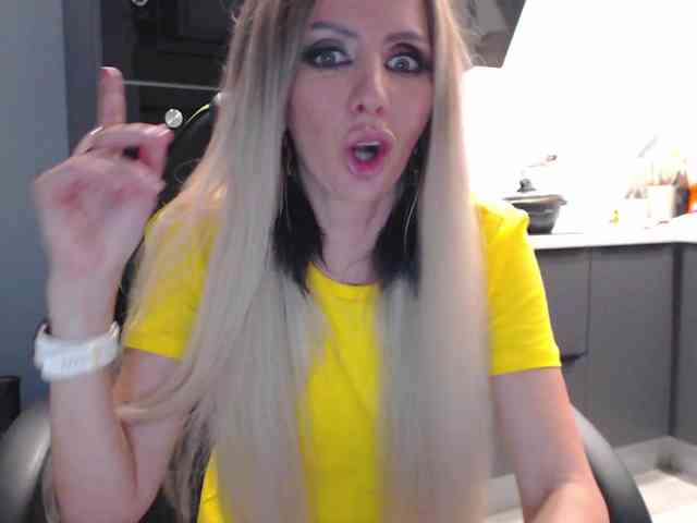 blondalina webcam