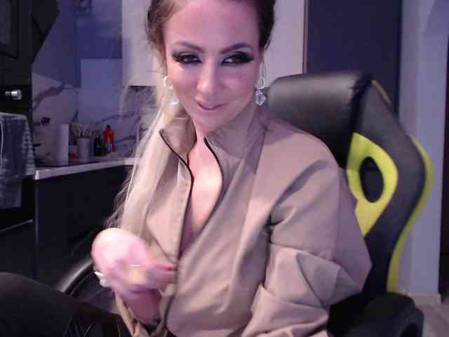 blondalina webcam