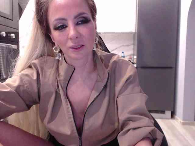 blondalina webcam