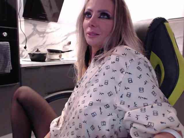 blondalina webcam