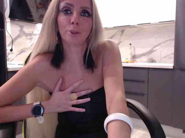 blondalina webcam
