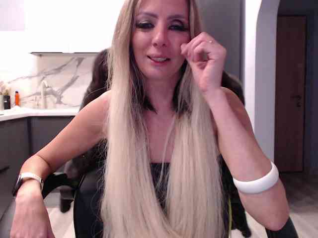 blondalina webcam