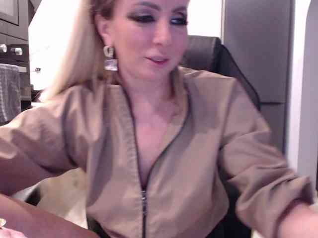 blondalina webcam