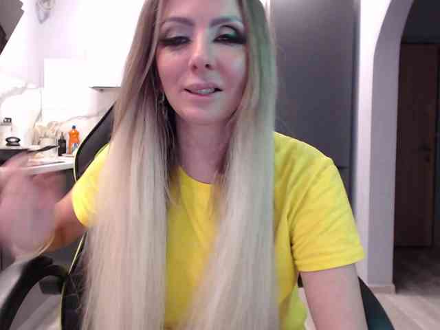 blondalina webcam