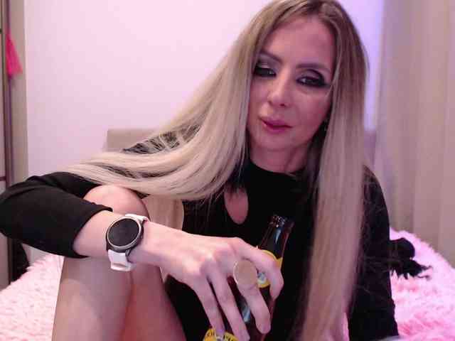 blondalina webcam