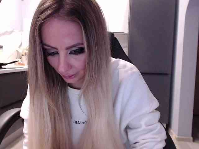 blondalina webcam