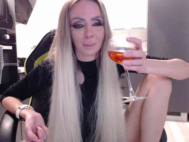 blondalina webcam