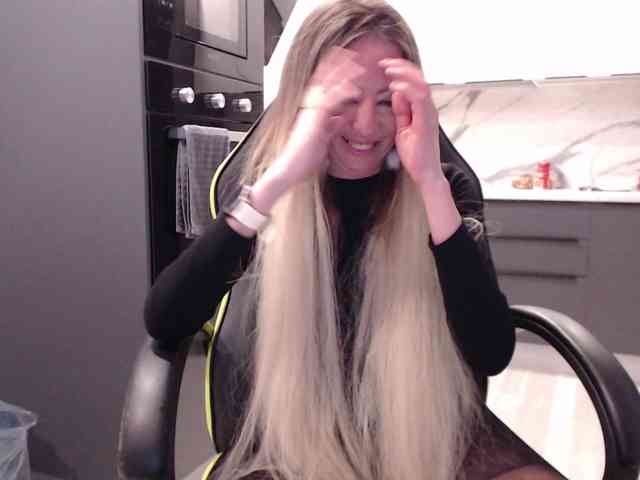 blondalina webcam