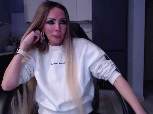 blondalina webcam