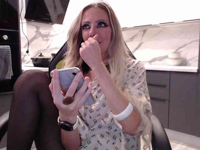 blondalina webcam