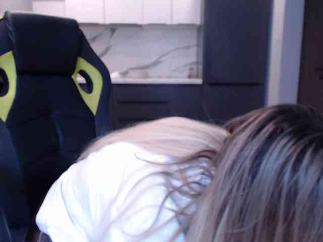 blondalina webcam
