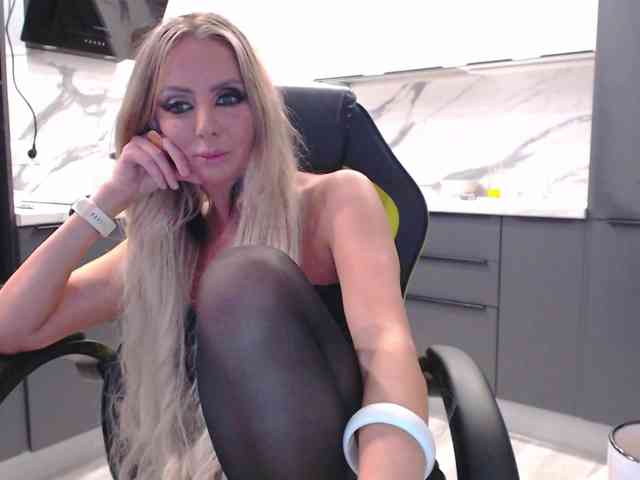 blondalina webcam