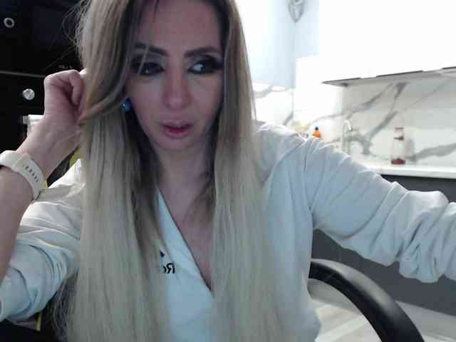 blondalina webcam