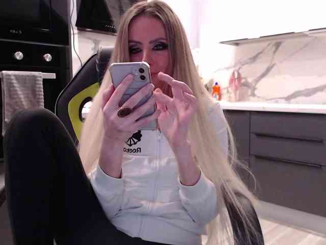 blondalina webcam