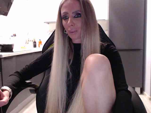 blondalina webcam