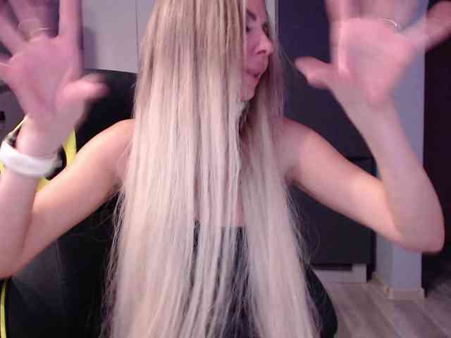 blondalina webcam