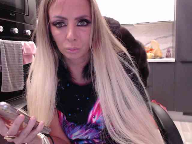 blondalina webcam