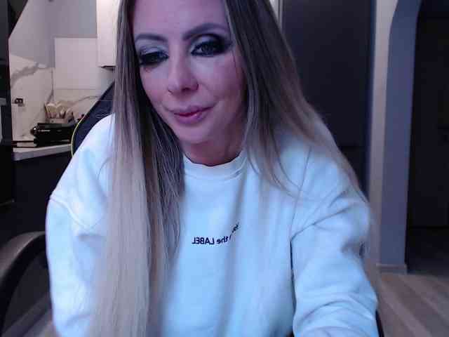 blondalina webcam
