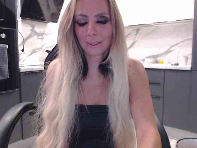 blondalina webcam