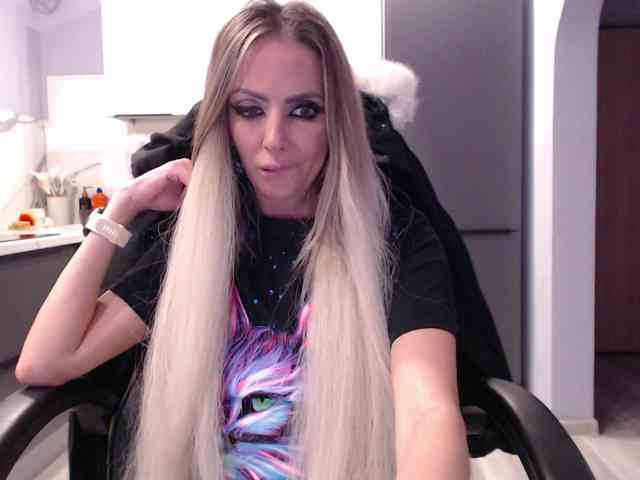 blondalina webcam
