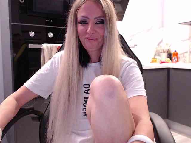 blondalina webcam