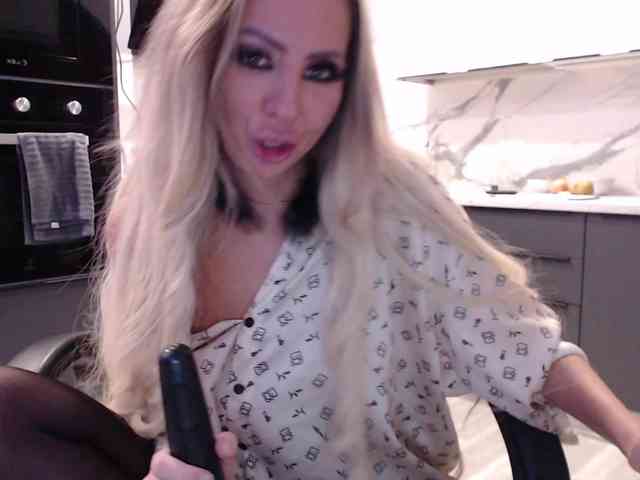 blondalina webcam