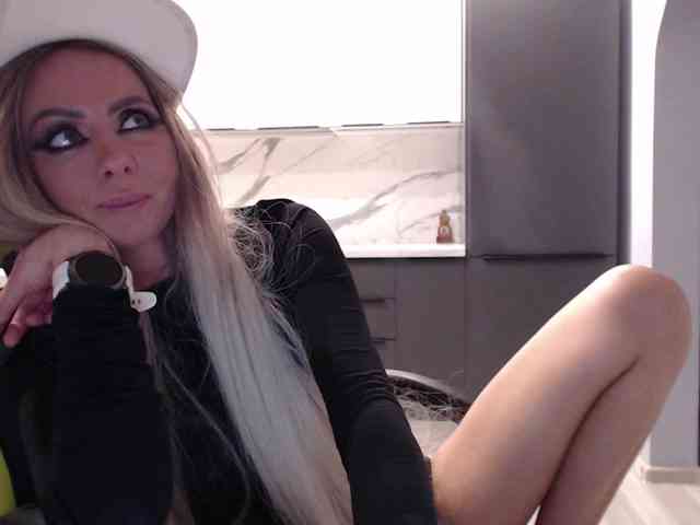 blondalina webcam