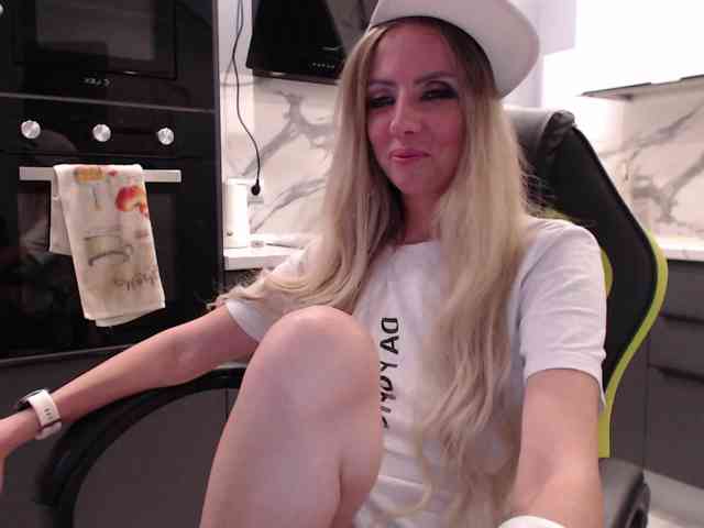 blondalina webcam