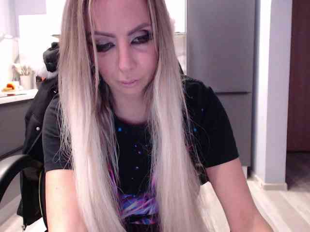 blondalina webcam