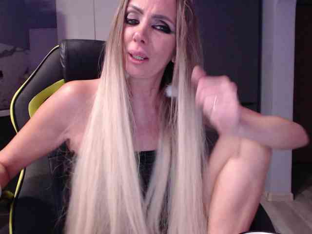 blondalina webcam