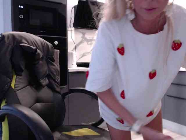 blondalina webcam