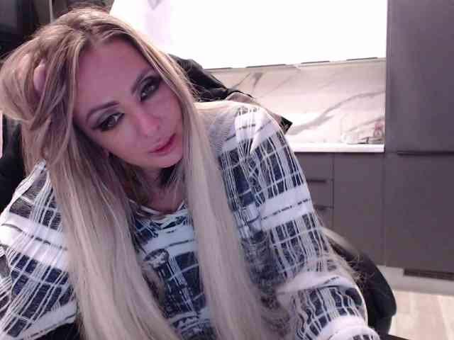blondalina webcam