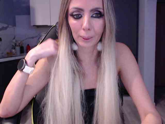 blondalina webcam