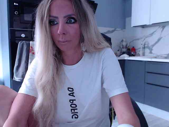 blondalina webcam