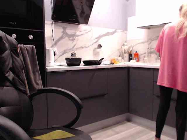 blondalina webcam