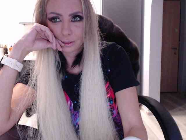 blondalina webcam