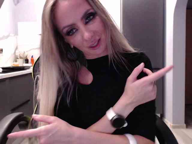 blondalina webcam