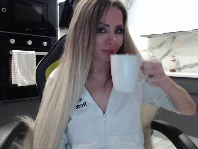blondalina webcam