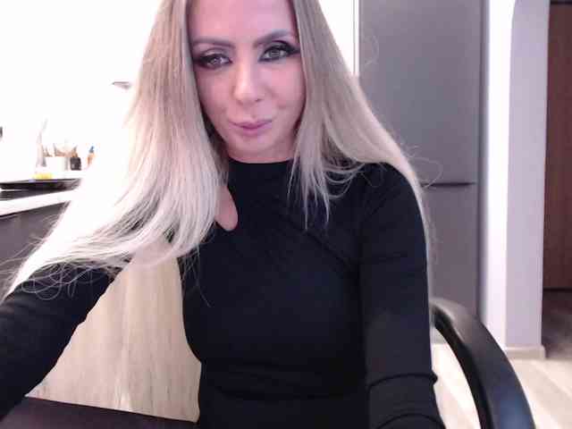 blondalina webcam