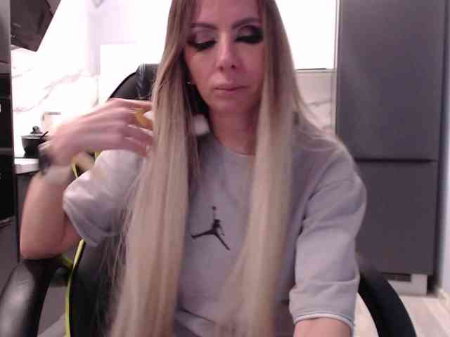 blondalina webcam