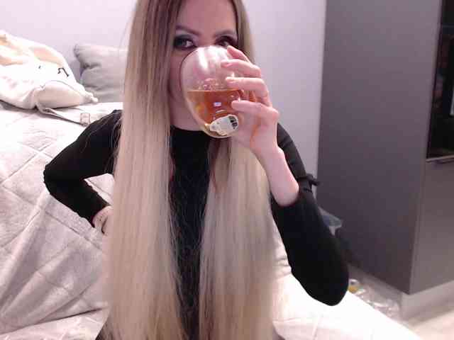 blondalina webcam