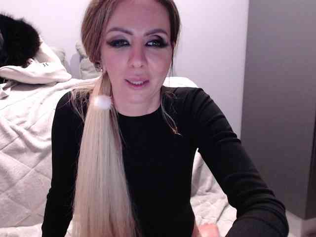 blondalina webcam