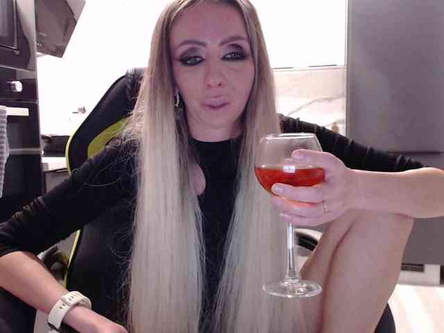 blondalina webcam