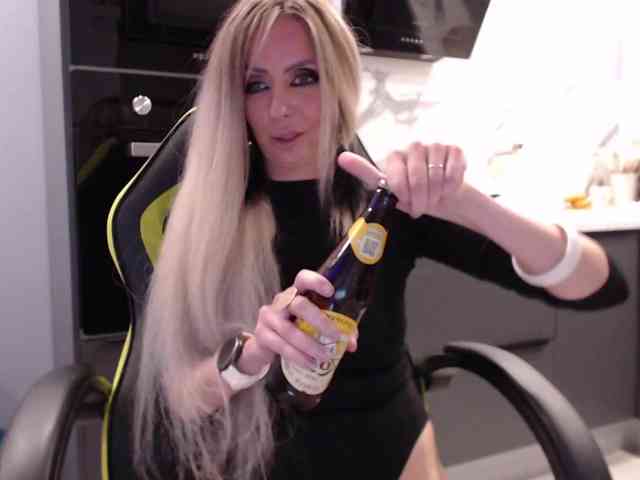 blondalina webcam